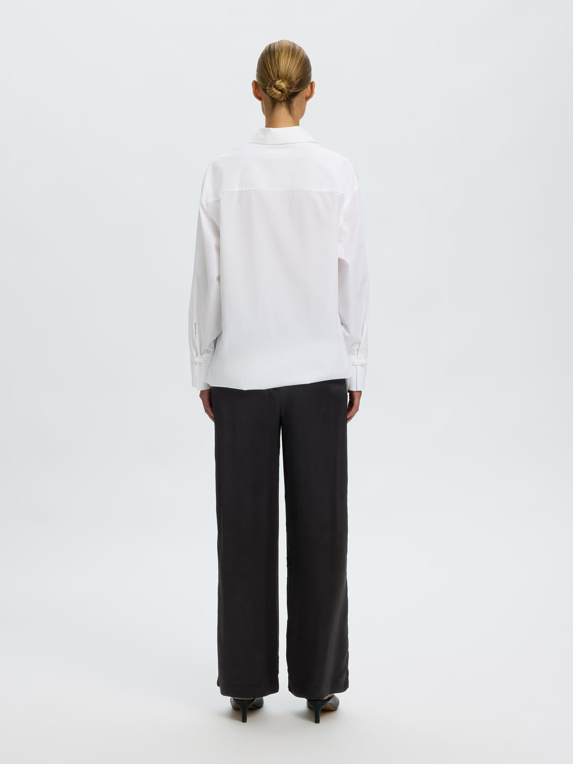 model_shot-back